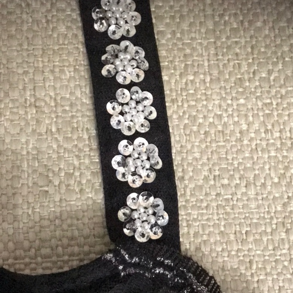 Victoria’s Secret Push-Up Bra 32C - Picture 8 of 8